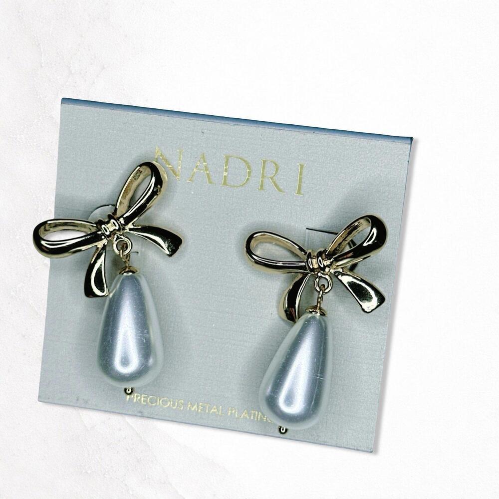 7217. Goldtone Bow Earrings Nadri - Picture 8 of 8